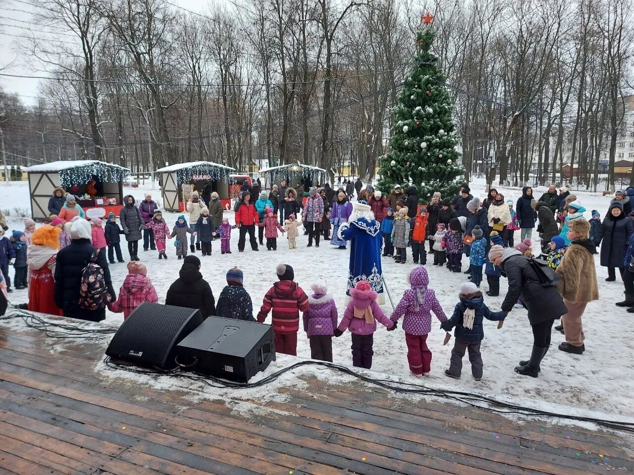 Каток подольск расписание. Парк Талалихина Подольск каток. Каток в парке Талалихина Подольск. Парк Талалихина Подольск 2023. Парк Талалихина Подольск зимой.