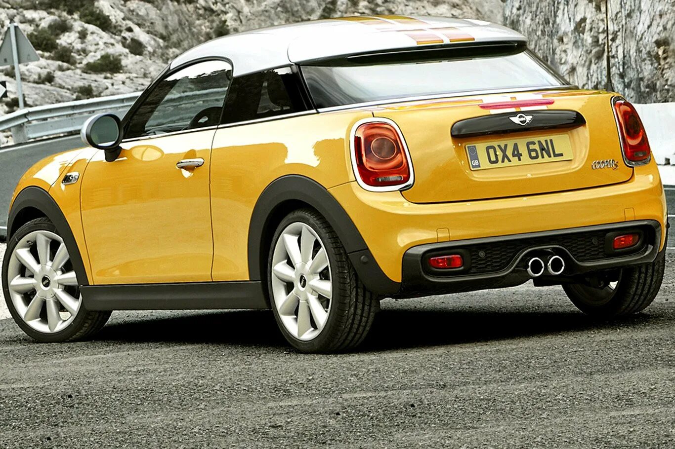 Mini cooper модельный ряд. Мини купер купе. новый мини купер родстер. mini coupe 2019. мини купер купе 2019.