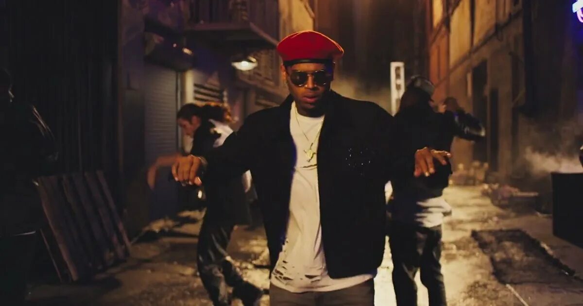 Null brown. Нилс бравл обновление. Перевод песни chris brown loyal. Zero текст. Null brown.