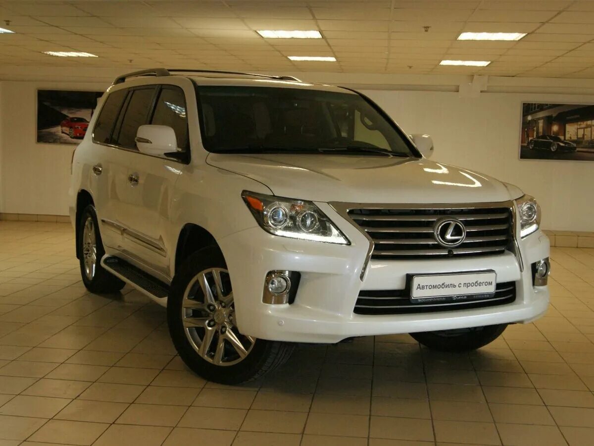 570 русс. Lexus LX 570 2014 белый. Lexus LX 570 2013 белый. Lexus LX 570 2014. Лексус 570 2014 белый.