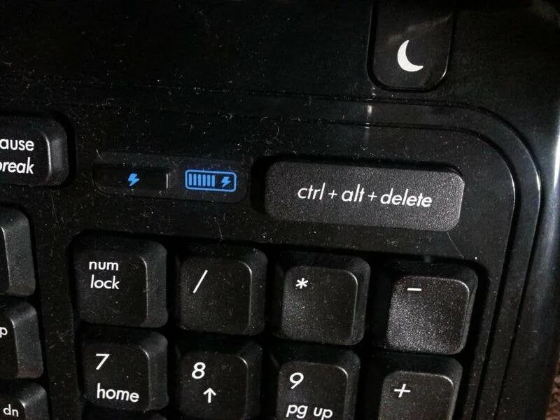 Контр Альт делете. Клавиши Ctrl+alt+delete. Клавиша del. Ctrl alt del на клавиатуре.