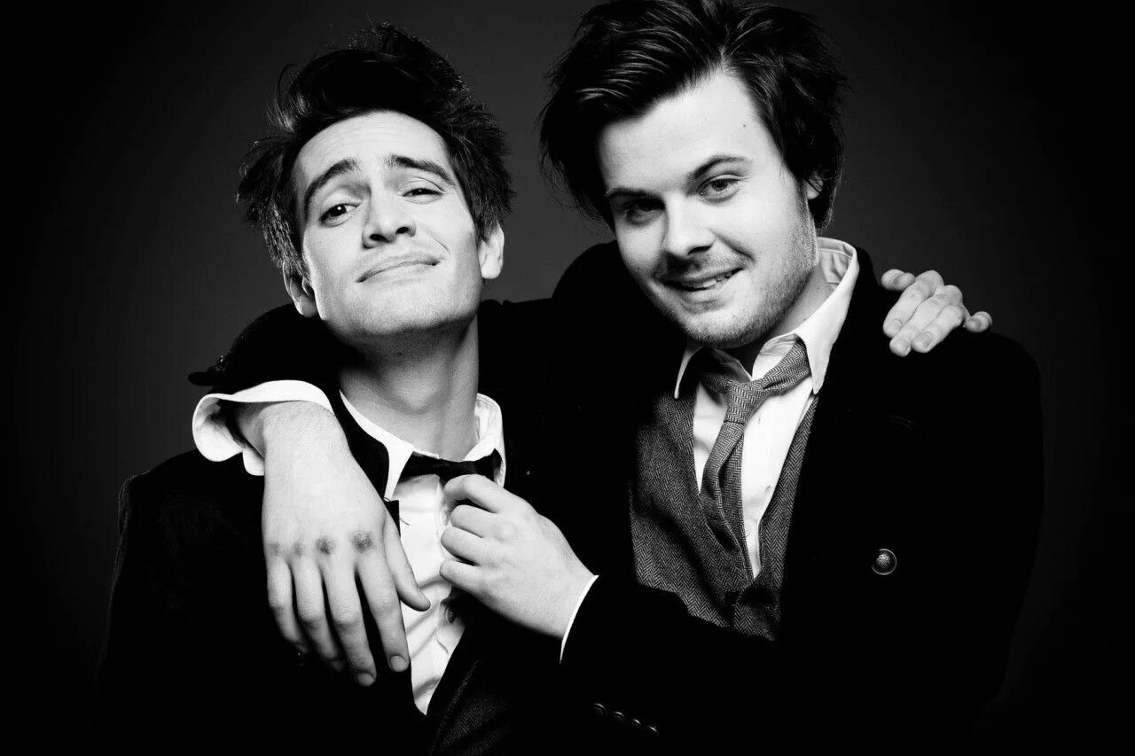 Зе паник. Panic at the Disco Спенсер Смит. Паник эт зе диско. Брендон Ури. Паник эт зе диско солист.