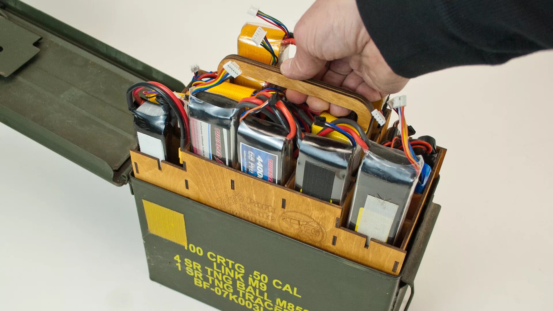 Storage batteries. Ящик для Липо батарей. Ящик для зарядки аккумуляторов li-po. Ящик для зарядки аккумуляторов Lipo. Полимеры в аккумуляторах.