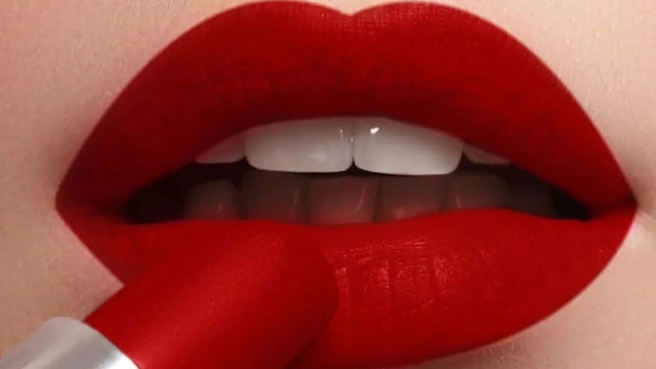 Губы алые целую слушать. Алые губы. алая губная помада. алые губы натуральные. картинки алые губы.