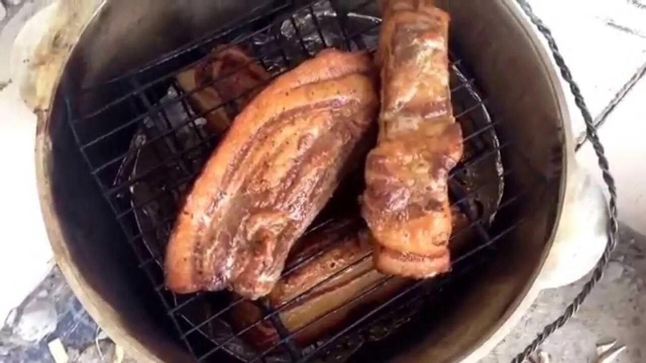 Копченая утка. Копченое сало в духовке. Горячее копчение мяса. Коптилка с нержавейки холодного копчения. Хребты лосося холодного копчения фото.