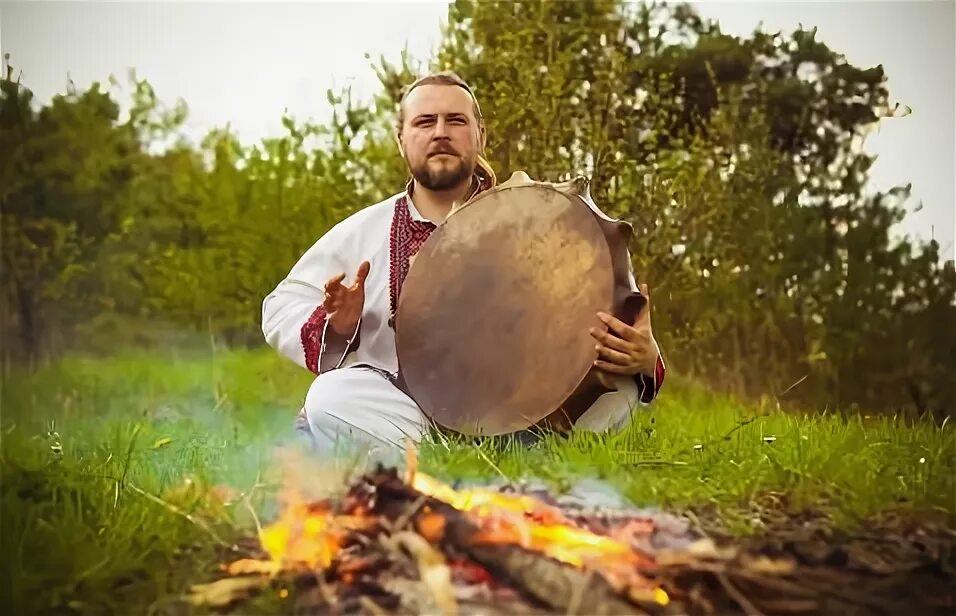Ударивший в бубен. Славянский бубен. бубен у славян. славянский шаманский бубен. шаманы у славян.