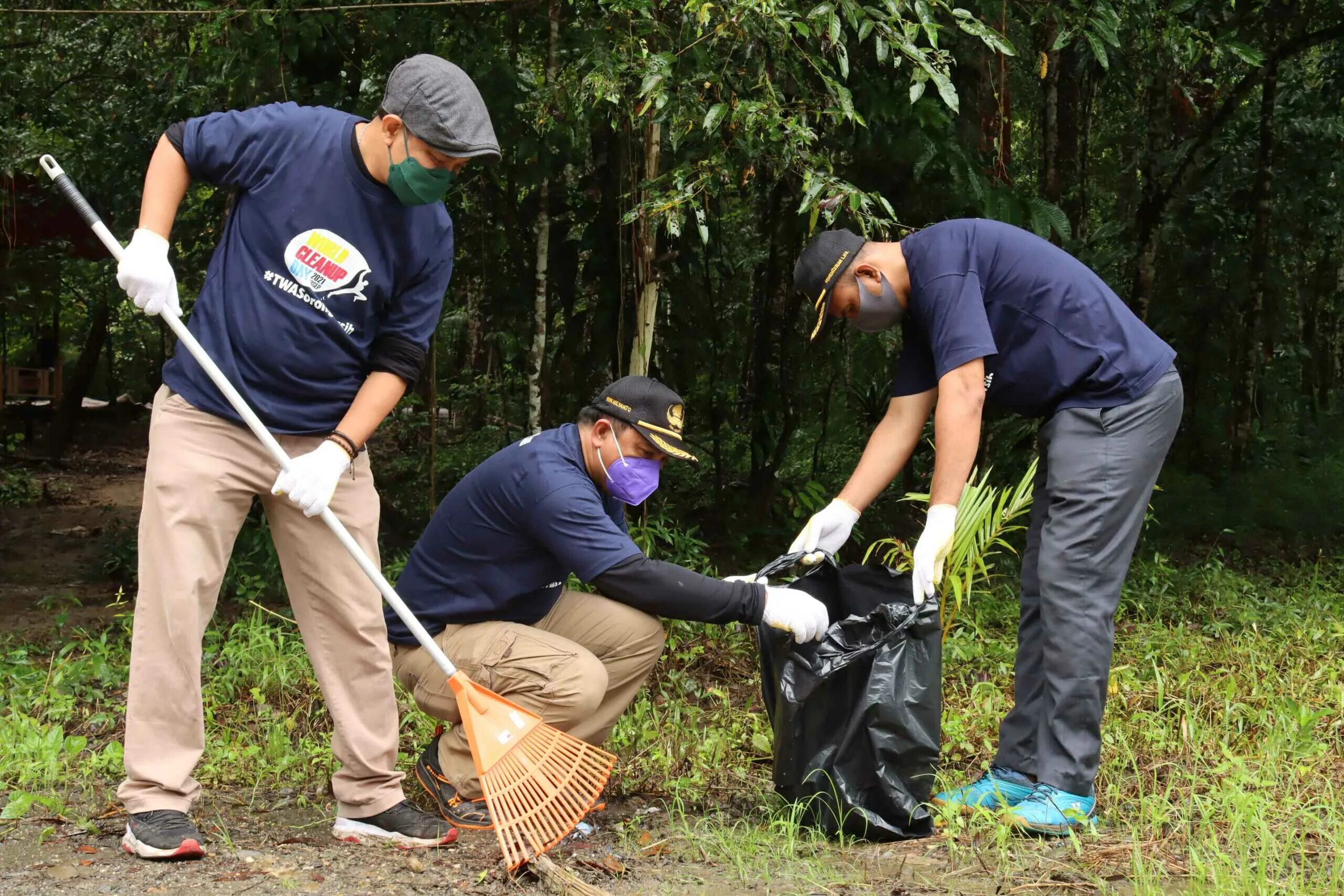 Clean up Day. World Cleanup Day text.