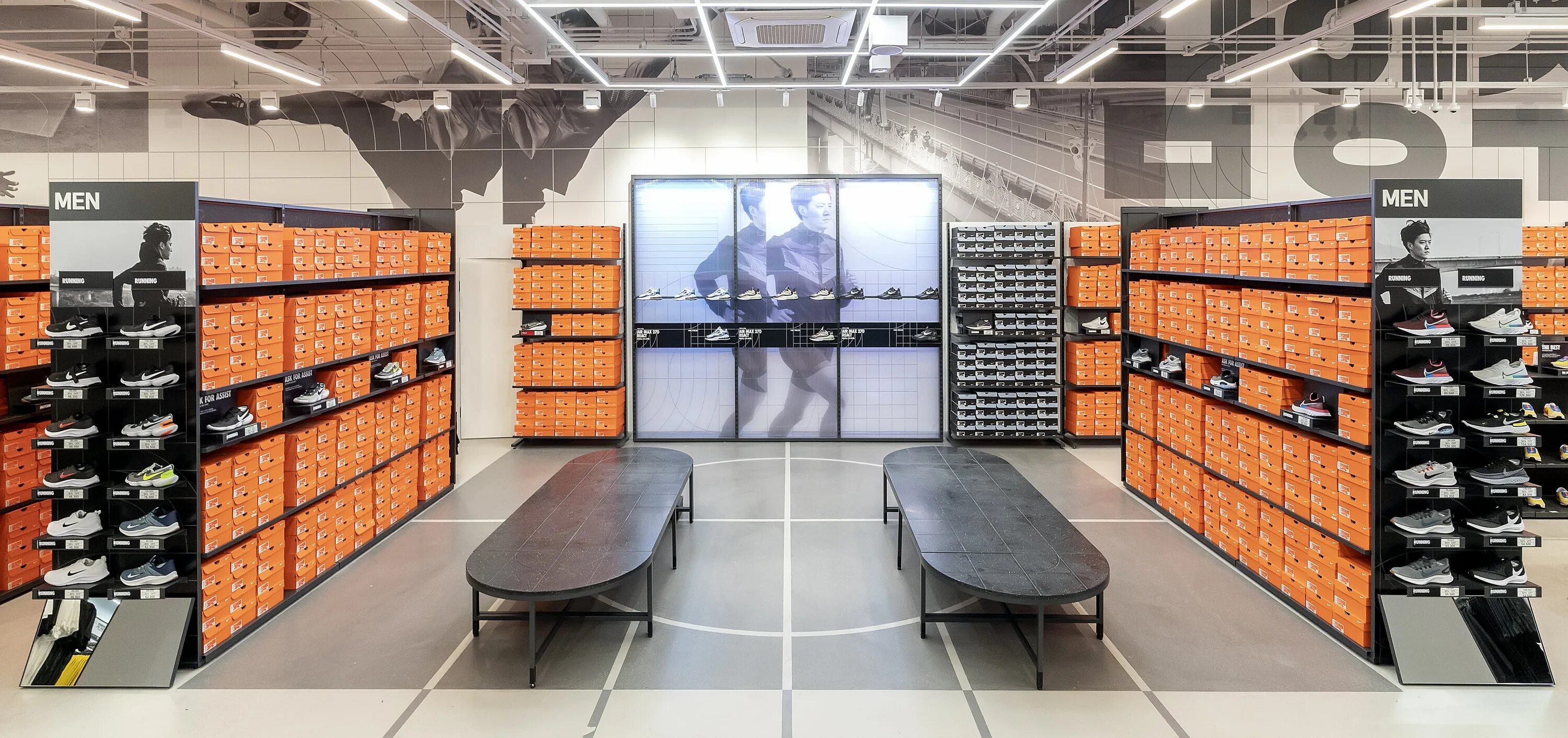 Footballstore интернет. Nike магазин. Найк Ритейл 95. Nike Factory.