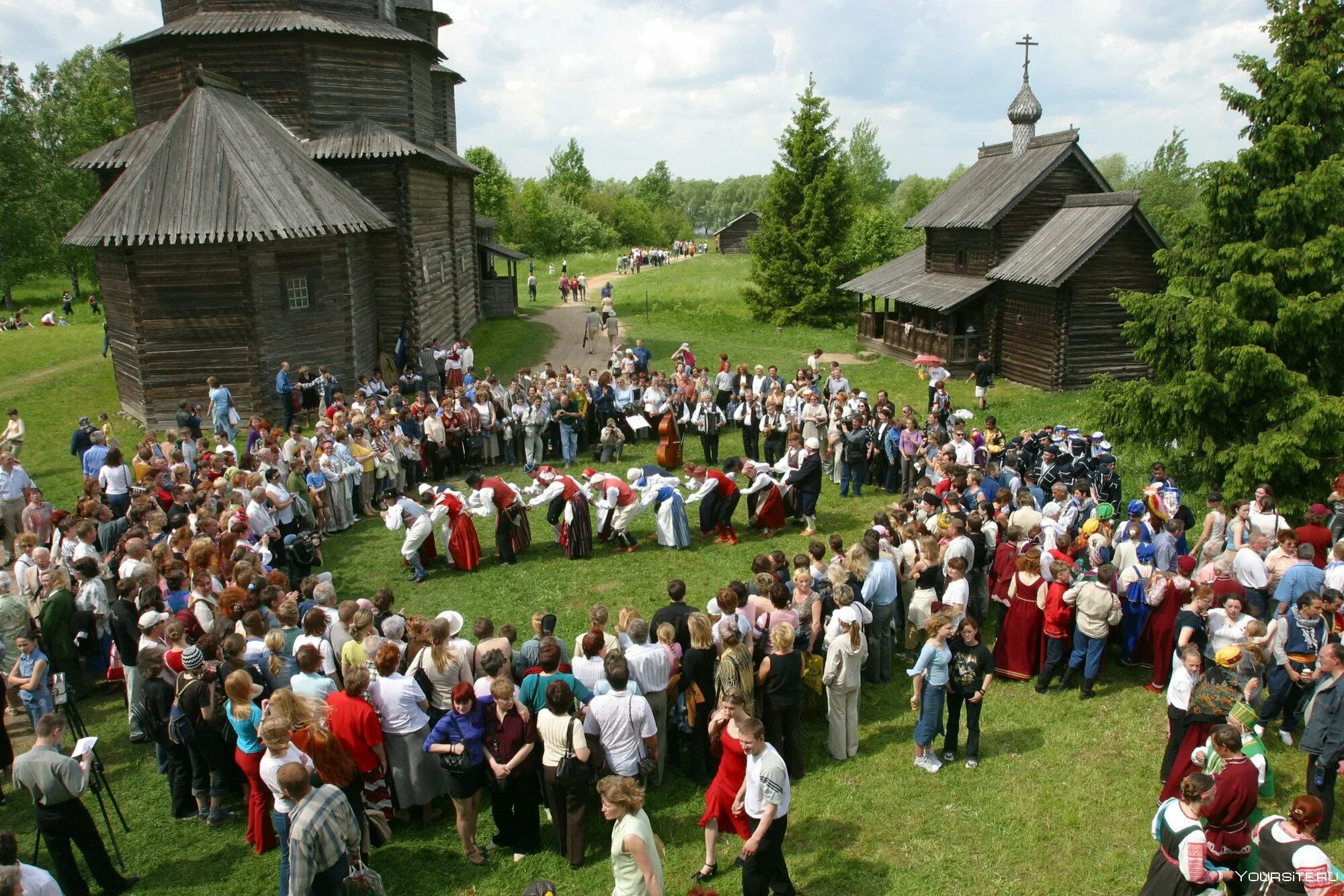 Этнический православный. Витославлицы Великий Новгород. Праздник фольклора в музей Витославлицы в Великом Новгороде. Витославлицы Великий Новгород праздник. Великий Новгород туризм.