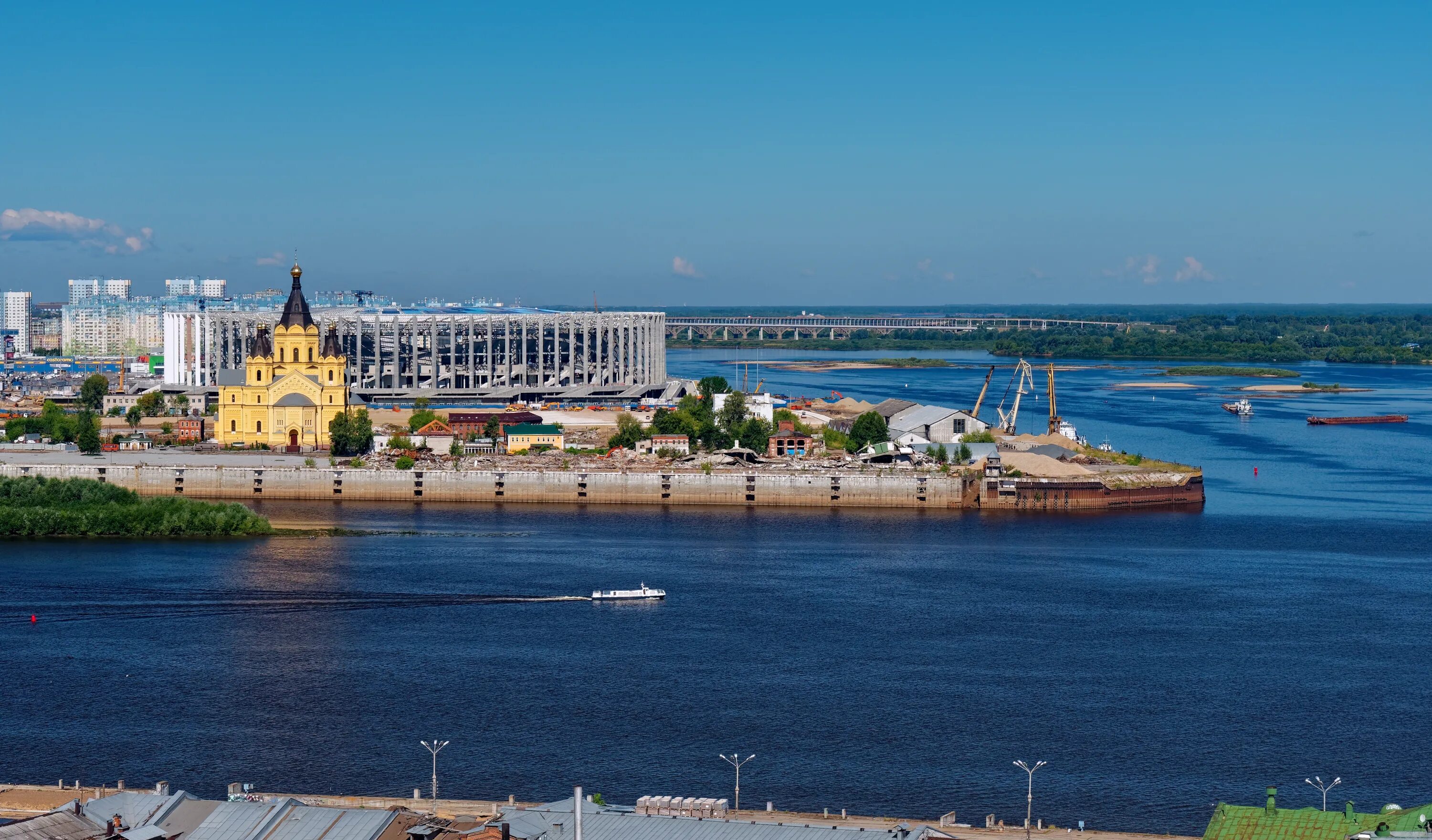 Где сделать нн. Стрелка Оки и Волги в Нижнем Новгороде. Набережная стрелка Нижний Новгород. Мыс стрелка Нижний Новгород. Нижний Новгород вид на стрелку.