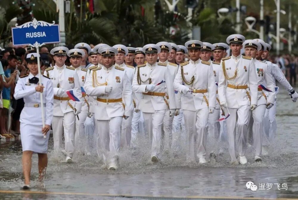 Парад ВМФ В Паттайе... ВМС Тайланда. Парад в Паттайе русских моряков. Русские моряки на параде. Видео парад в тайланде