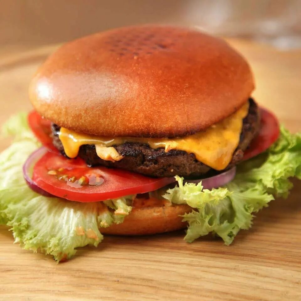 бургер из говядины рецепт. бургер рибай. рецептуры на бургеры из говядины. биф бургер. бургер из говядины рецепт.