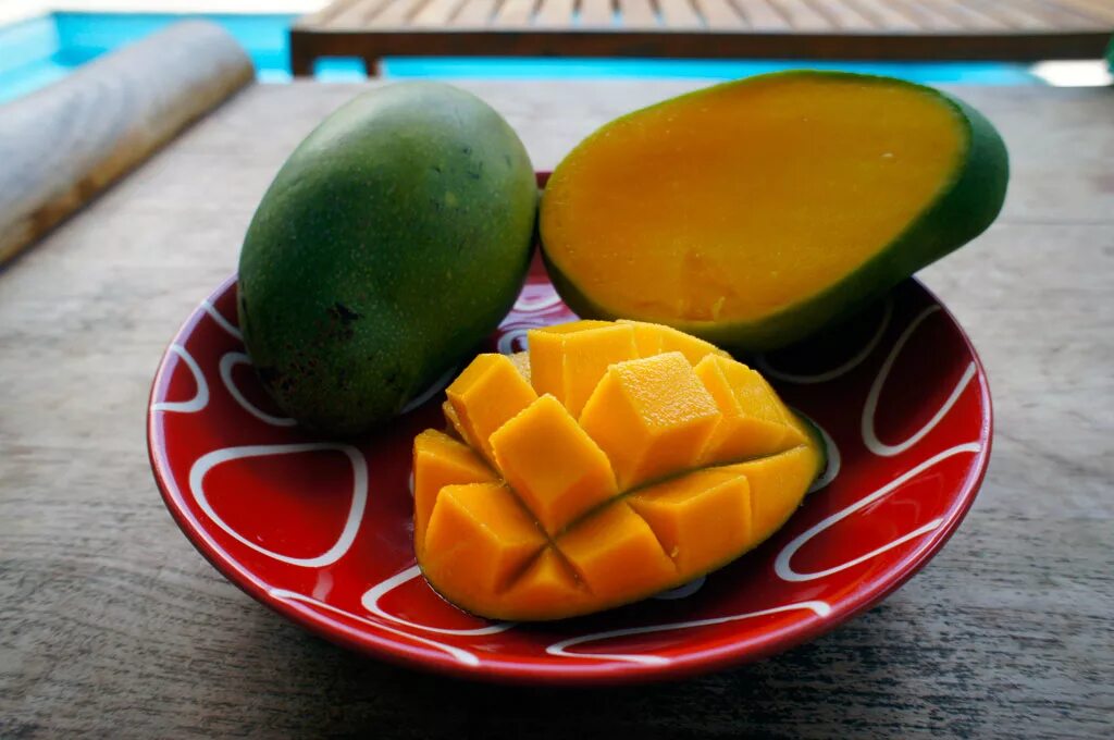 Манго зеленый фрукт. Зелёное манго сорт. Манго сорт Кео. Манго Тайланд зеленое.