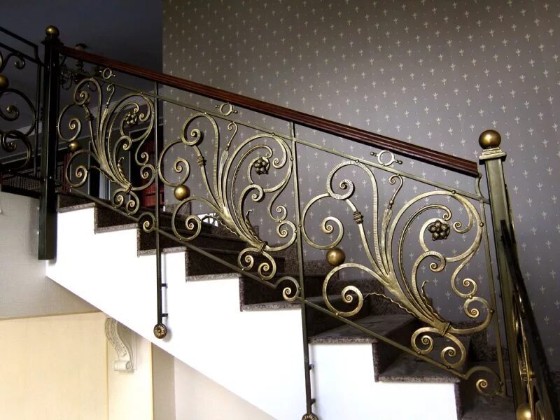 Гель для стирки persil color 1. Пер ила. Барокко решетки. Перила в беседке. Пена в септике.