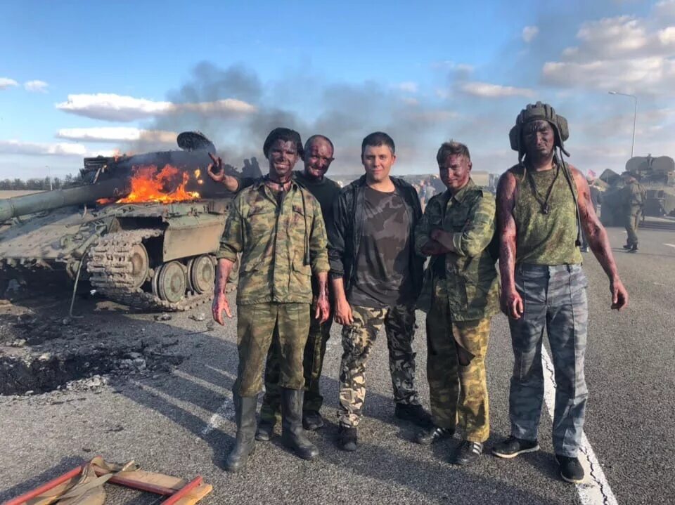 Гимн лнр текст. Фильм ополченочка луганск. Слово новороссии. Флаг новороссии. Слово новороссии.