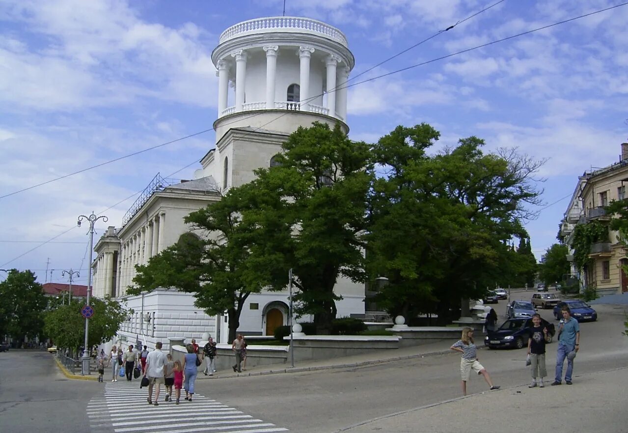 Площадь лазарева