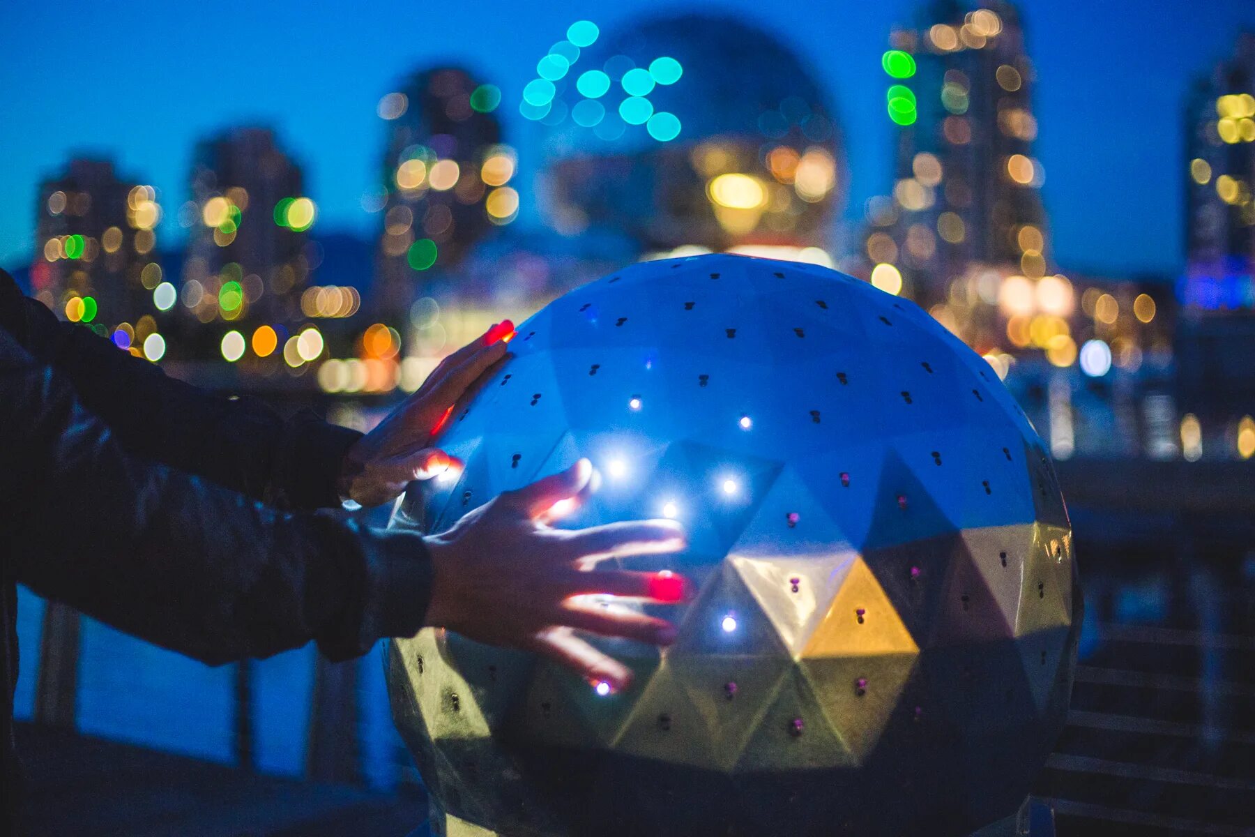 Let s science. Science world vancouver внутри. музей мир науки в ванкувере внутри. паблик арт интерактив. ванкувер шар.