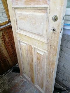 Как можно отреставрировать дверь