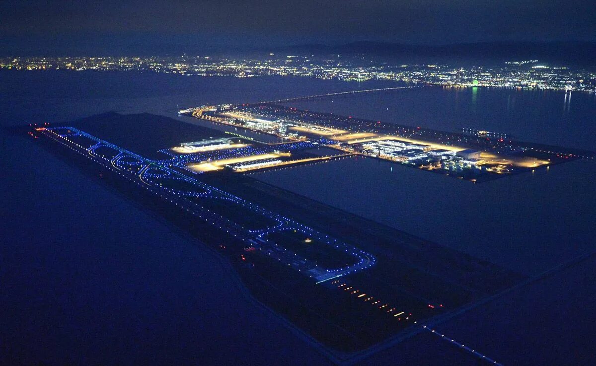 Международный аэропорт Кансай, Япония. Международного аэропорта Кансай в Осаке. Аэропорт Кансай (Япония, Осака). Ренцо пиано аэропорт Кансай. Город порт в японии на острове