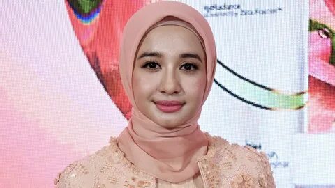 Biodata Laudya Cynthia Bella - Pioner Artis Berhijab Indonesia. 