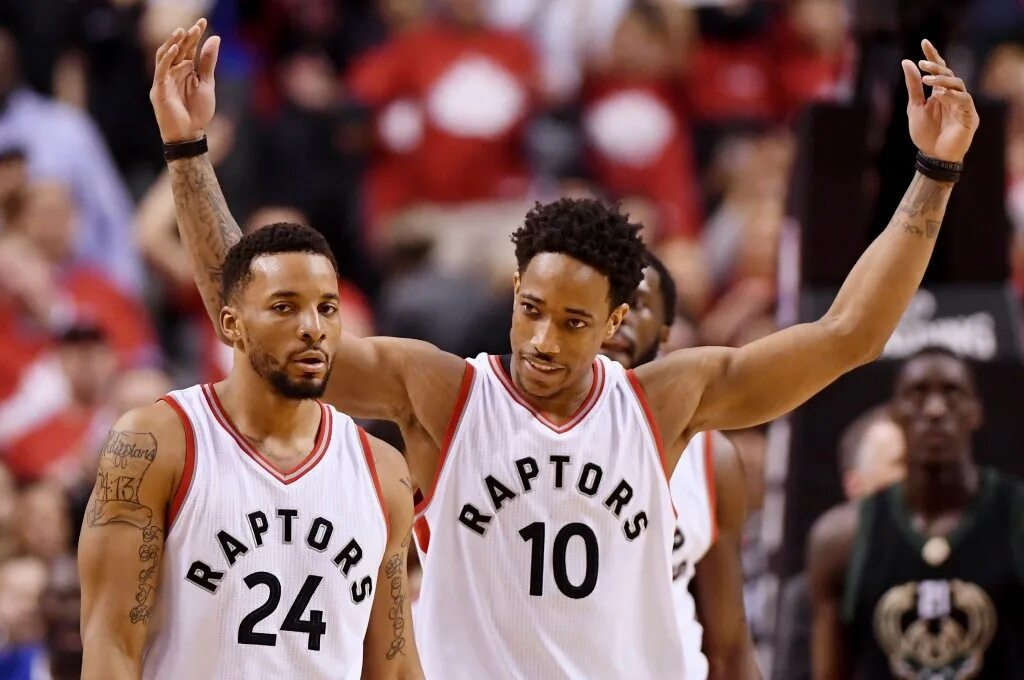 Toronto raptors. Торонто Рэпторс. Баскетболист Raptors. Торонто НБА логотип. Торонто Рэпторс логотип.