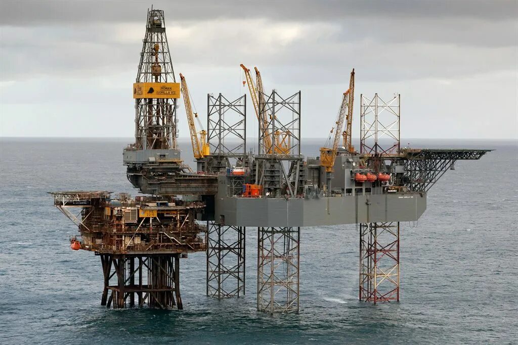 Нефтевышка в Северном море. Нефтяная платформа "Дропнер" 1995. Нефтяная платформа в Северном море. Нефтяная платформа Draugen. Буровая утром