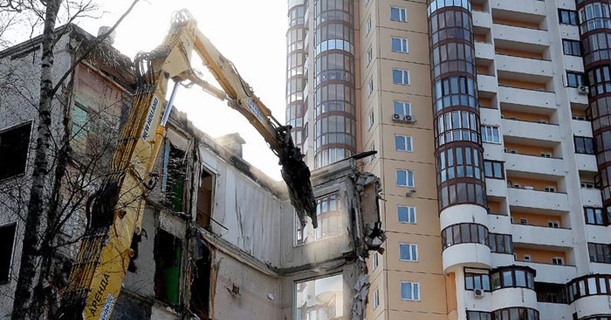 Собственники снос жилья. Переселение из ветхого жилья. снесенные пятиэтажки в москве. переселили из аварийного жилья. расселение хрущевок.