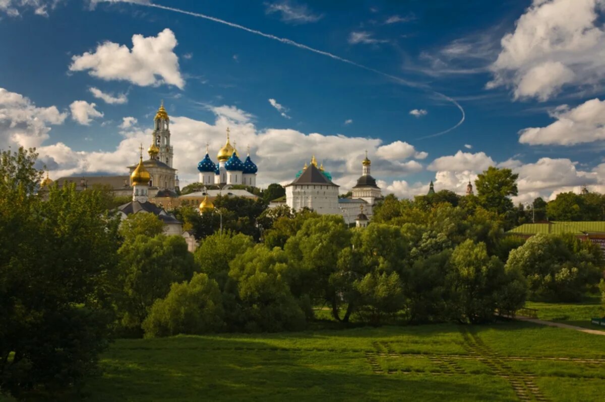 Сергиев Посад. Природа Сергиева Посада. Троице Сергиева Лавра природа вокруг. Сергиев Посад Лавра колодец.