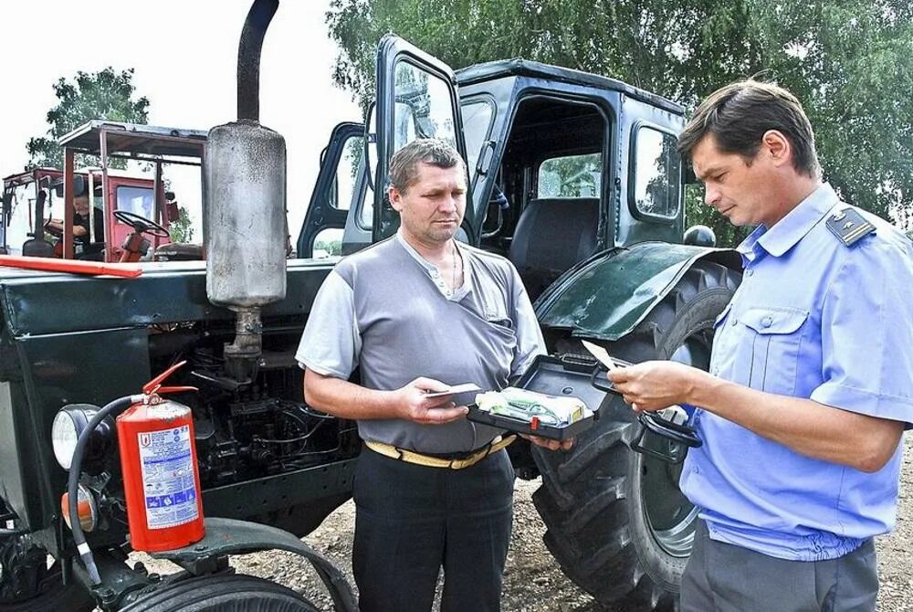 Техосмотр тракторов и самоходных машин. Техосмотр самоходной техники в Гостехнадзоре. Осмотр сельскохозяйственной техники.