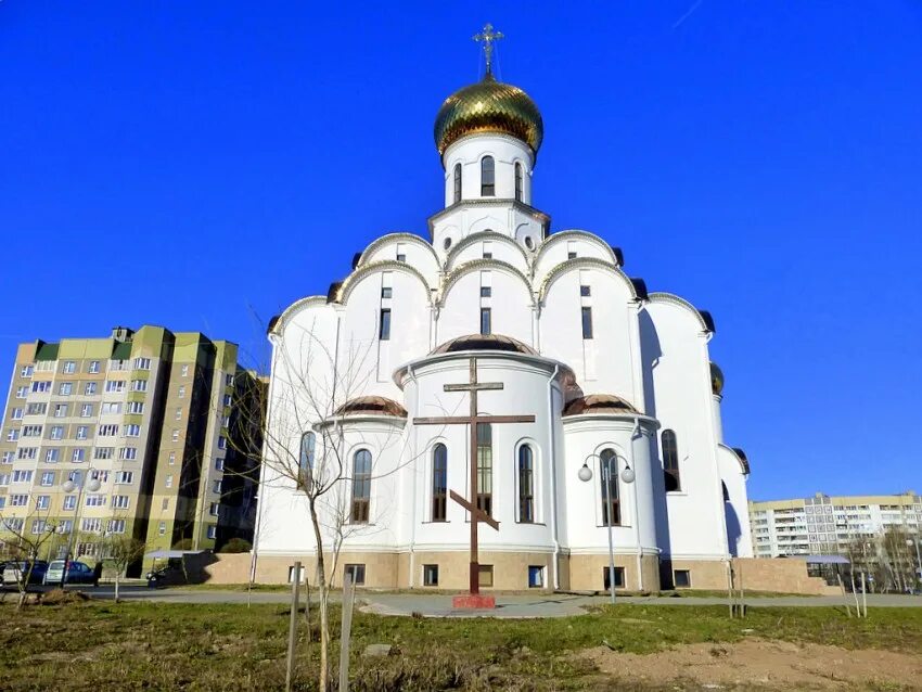 Фонтан всехсвятская церковь минск. Православные храмы в минске. Минск храм всех святых. Главная православная церковь в минске. «храм‐памятник в честь всех святых белоруссия.