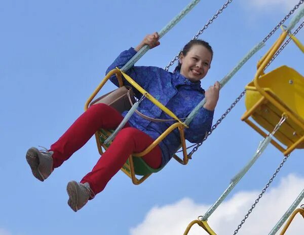 Самые опасные аттракционы. Аттракцион луна ижевск. Парк максима горького ижевск аттракционы. Парк горького ижевск аттракционы 2022. Аттракционы парка горького ижевск.