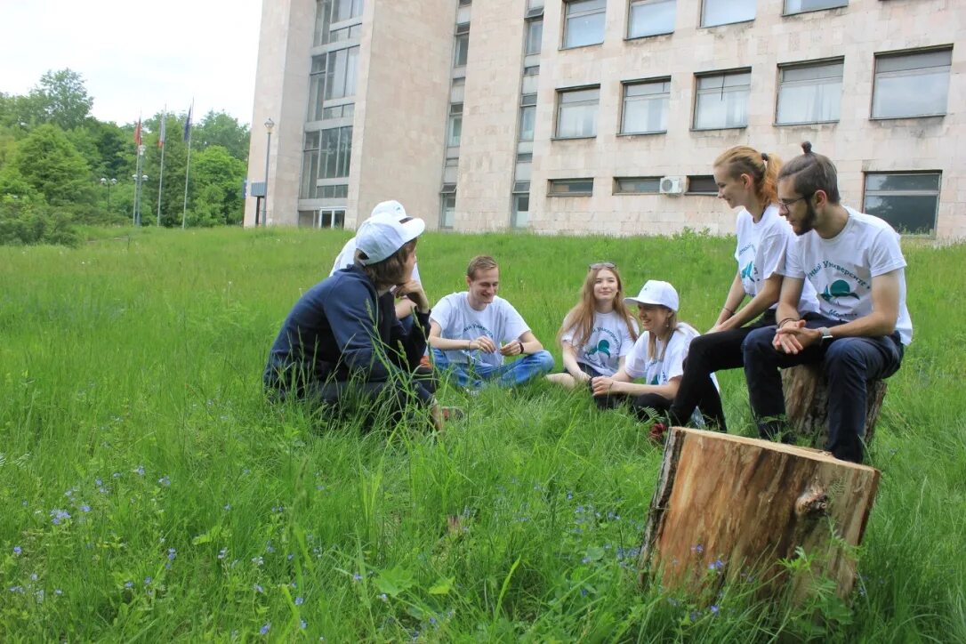 Городок студентов. МОСГУ. Московский гуманитарный университет. День открытых дверей МОСГУ. Студенческий городок МОСГУ.