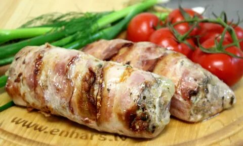 Рулетики с беконом и грибами в духовке