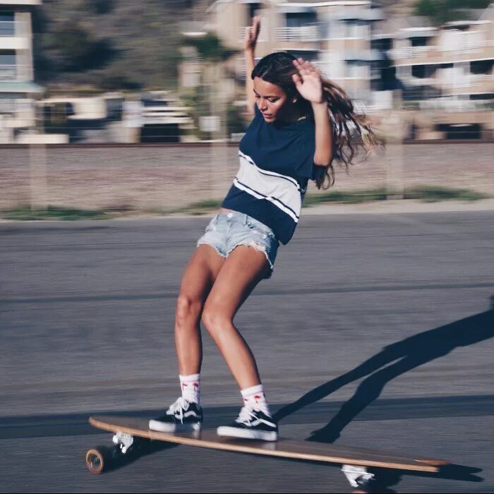 A girl skate in sochi составить предложение