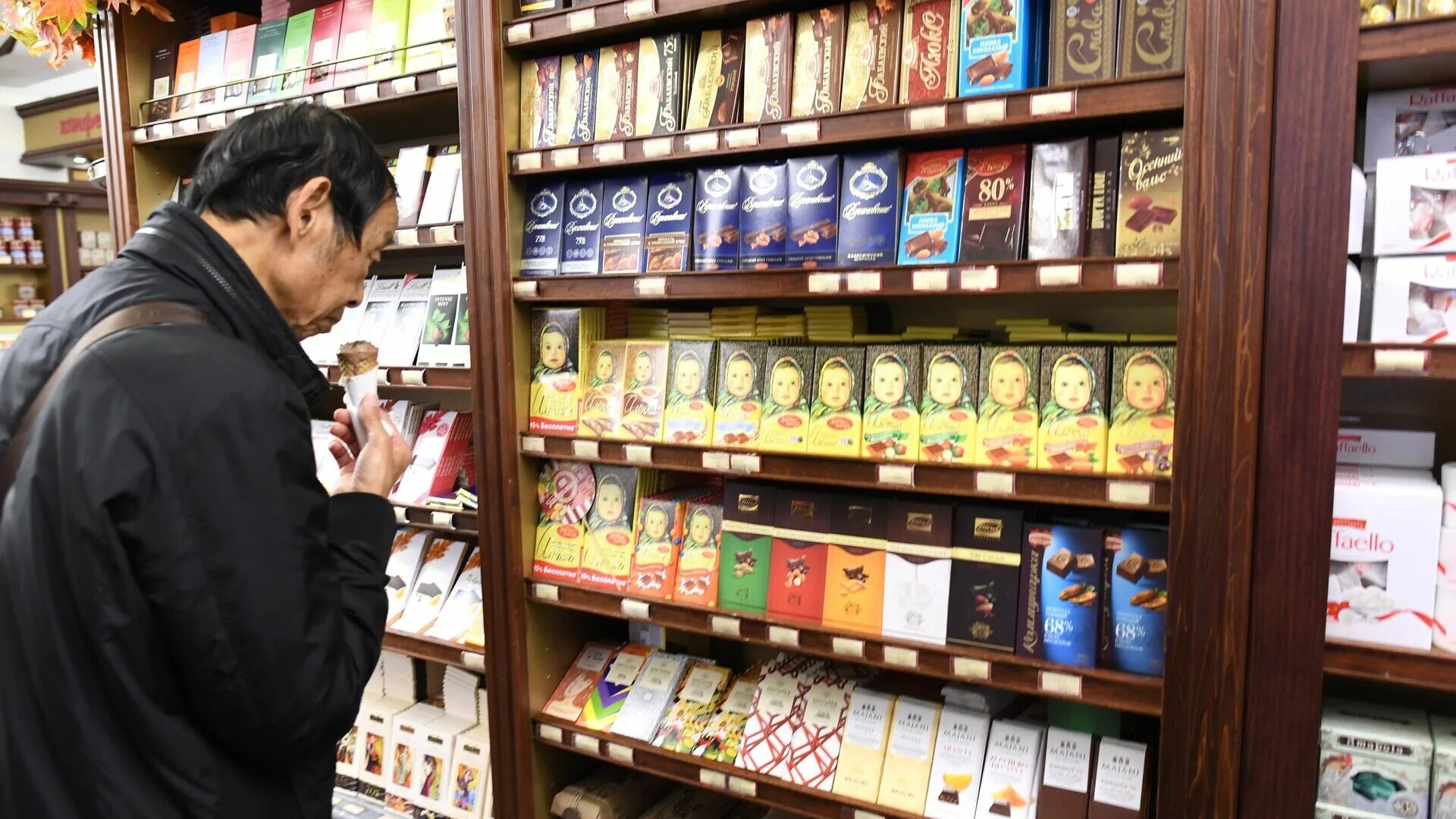 Российские товары в китае популярные. Рынок в китае. Китайские продукты питания. Супермаркет в китае. Продукты из китая.