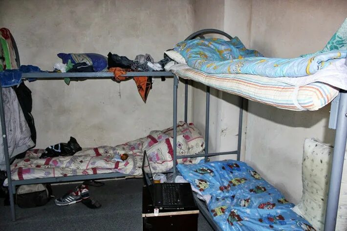 рниму им пирогова общаги. пироговский медицинский университет общежитие. койка в общежитии. строитель россошь общежитие. комната в общежитии строитель.