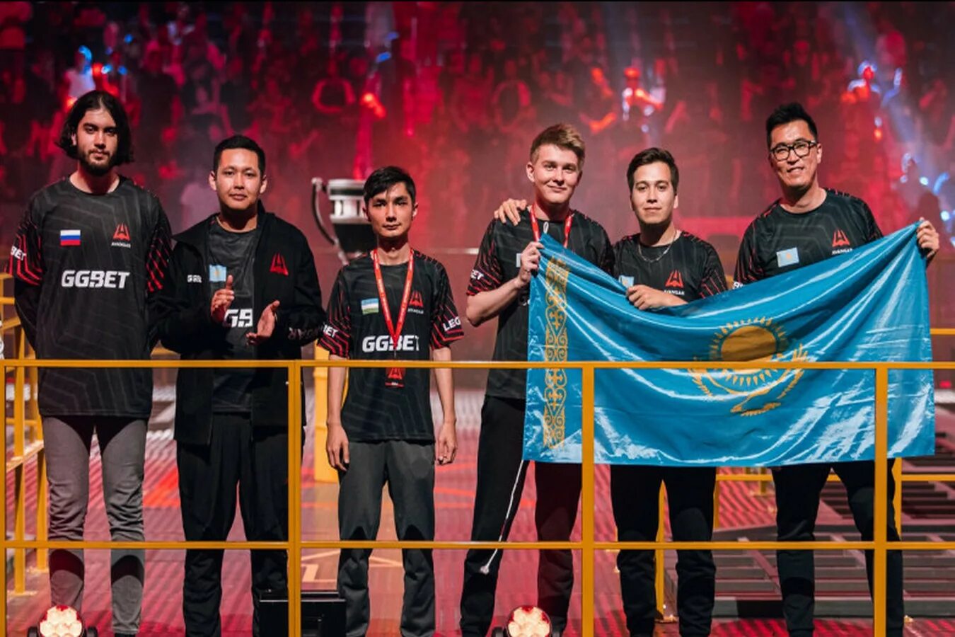 Go one team. Go one team. Liquid team liquid команда. Группа ninjas in pyjamas 2022. Игры киберспорта.