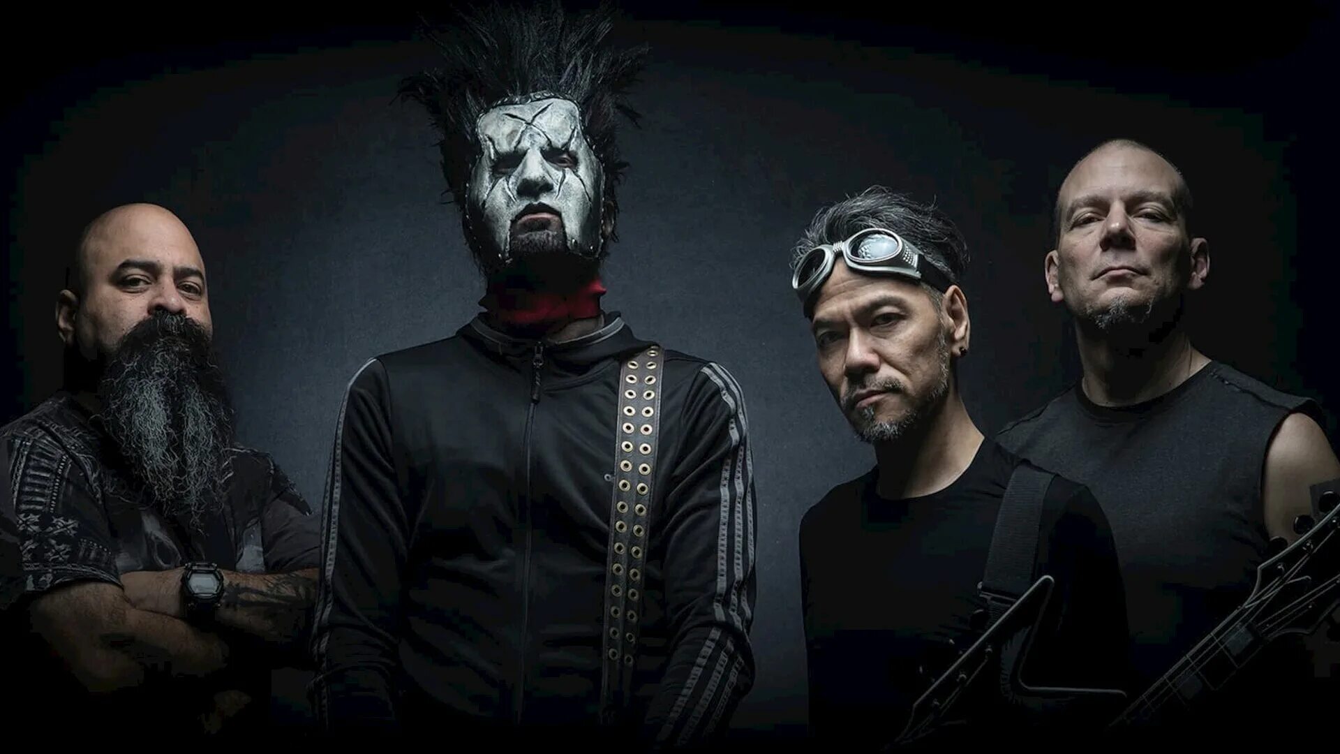 Static status. Группа static-x. вокалист группы static x. уэйн статик. static x 2025.