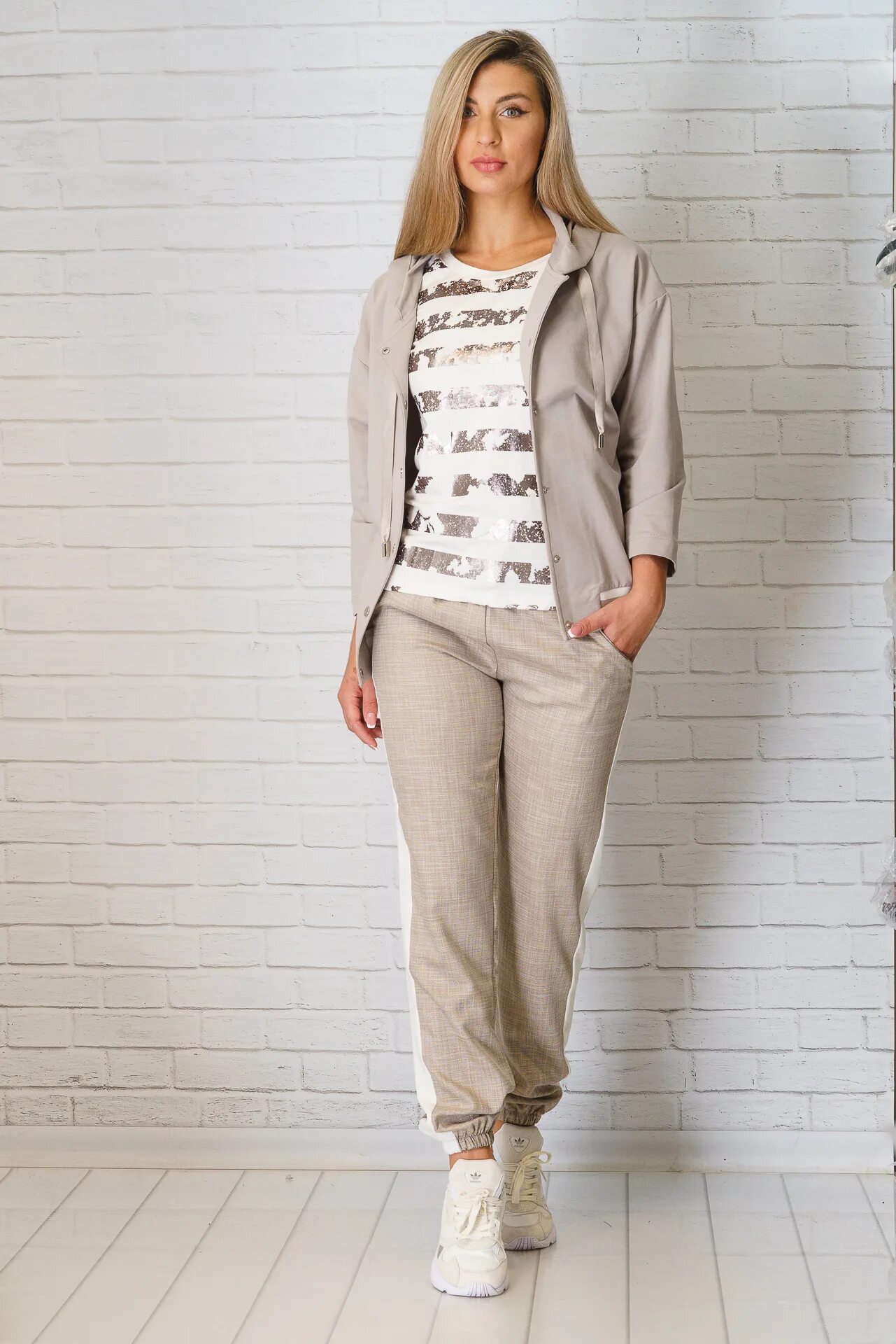 Sogo футболки женские. Спортивный костюм sogo тройка. Костюм sogo 057. Sogo одежда. Костюм sogo бежевый тройка.