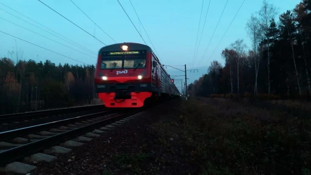 Подслушано в электричке спб. Скорый поезд мчится. подслушано электрички москвы. москва березники поезд. подслушано в электричке калуга 1.