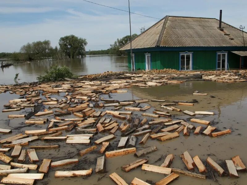 Паводок 2024 алтайском крае. Паводок Алтайский край. Наводнение Новообинка Алтайский край. Паводки в Алтайском крае 2014. Наводнение на Алтае 2014.