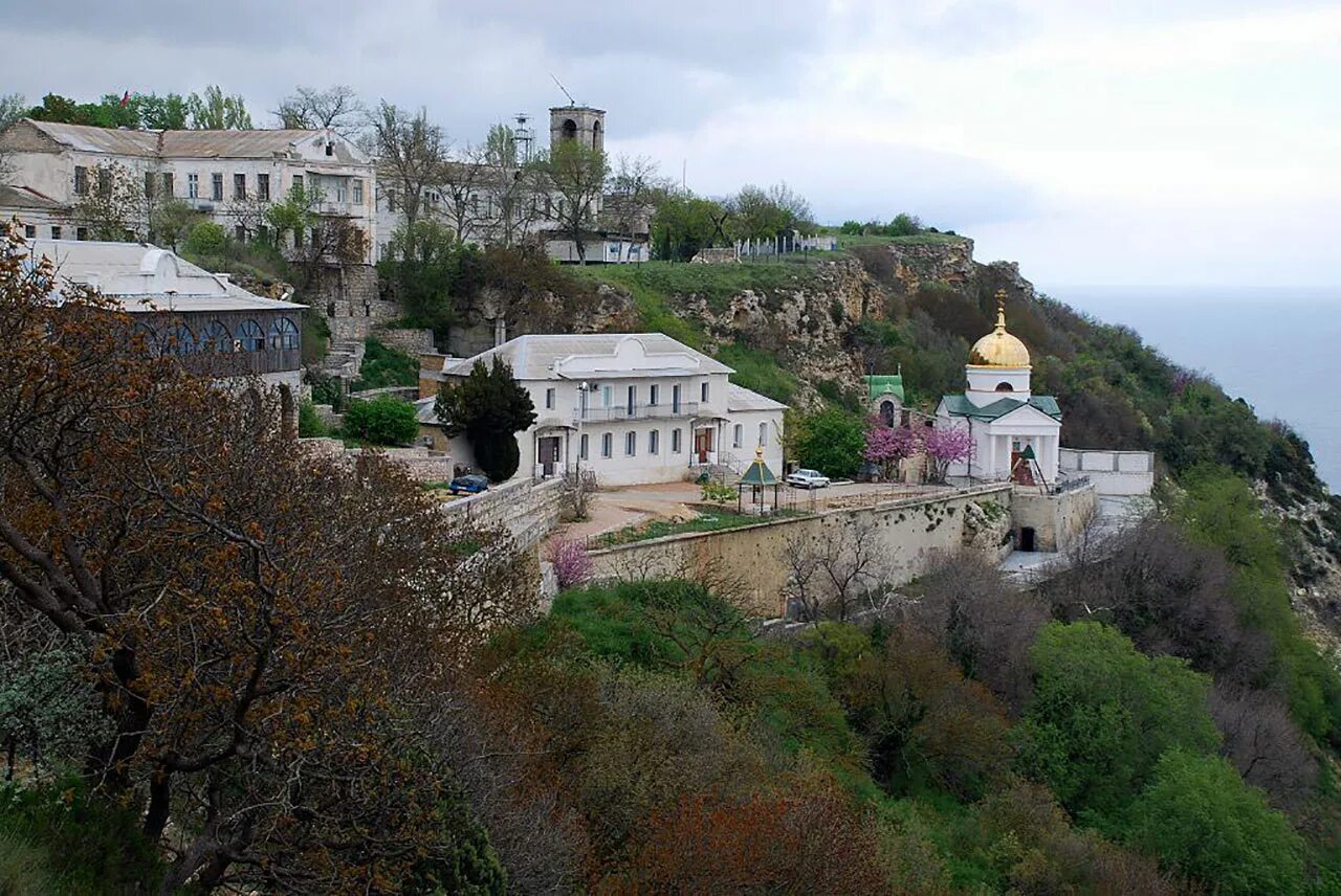 Св севастополь. Монастырь Георгия Победоносца в Крыму мыс Фиолент. Свято-Георгиевский монастырь Севастополь. Свято Георгиевский монастырь мыс Фиолент. Свято-Георгиевский монастырь Севастополь Фиолент.