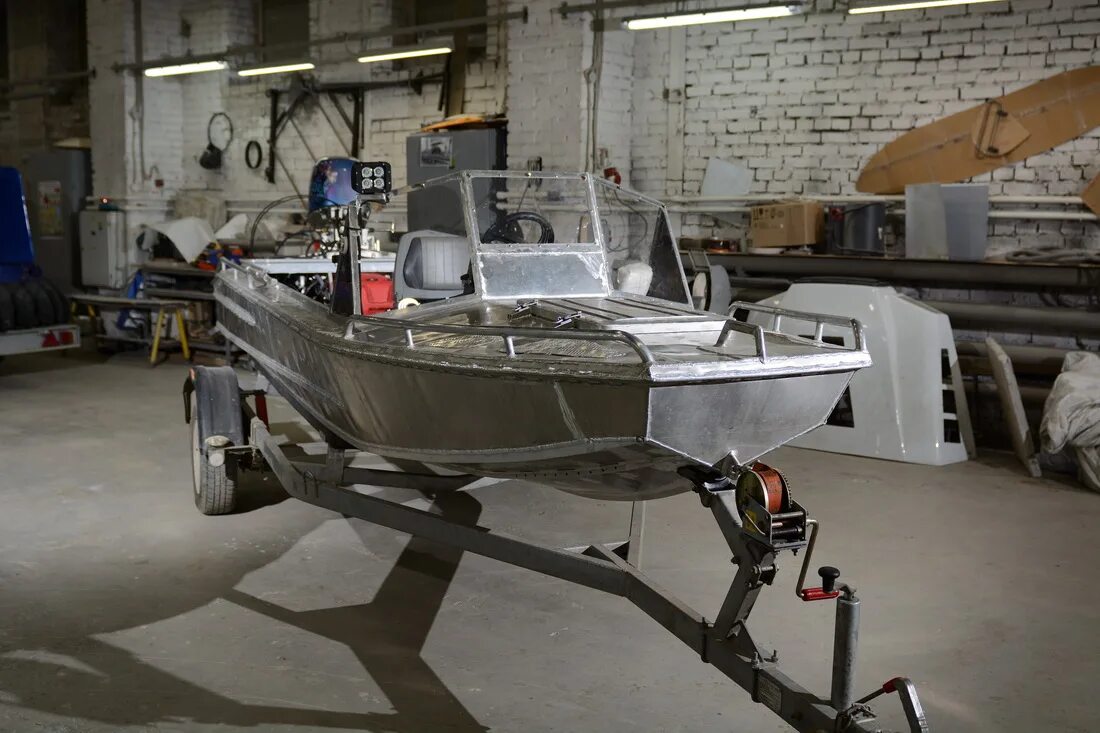Лодки джонбот из алюминия. Джонбот Аллюр. Плоскодонные алюминиевые лодки. Американская алюминиевая лодка.