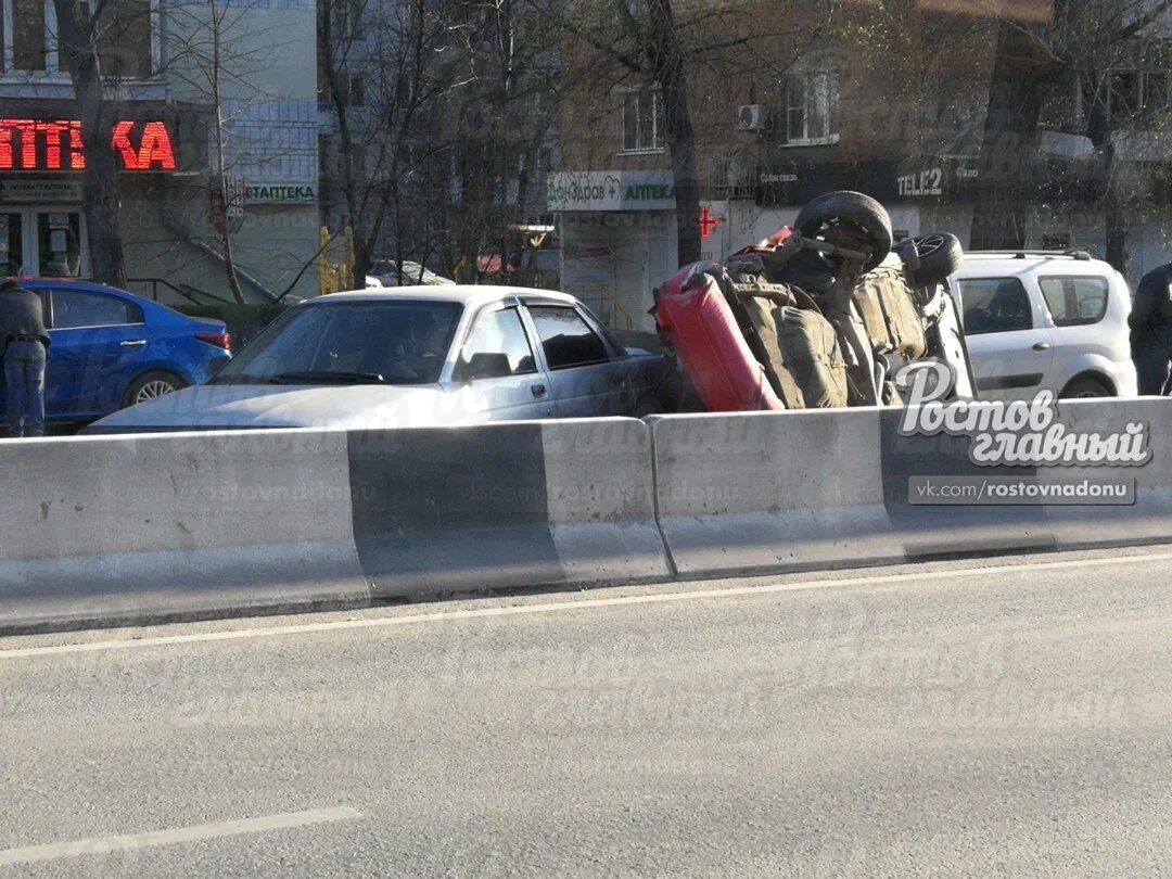 Последние новости ростова на дону происшествия. Авария на стачках в Ростове на Дону. Авария на Стачки Ростов на Дону вчера. Авария в Ростове на Дону сегодня на стачках.