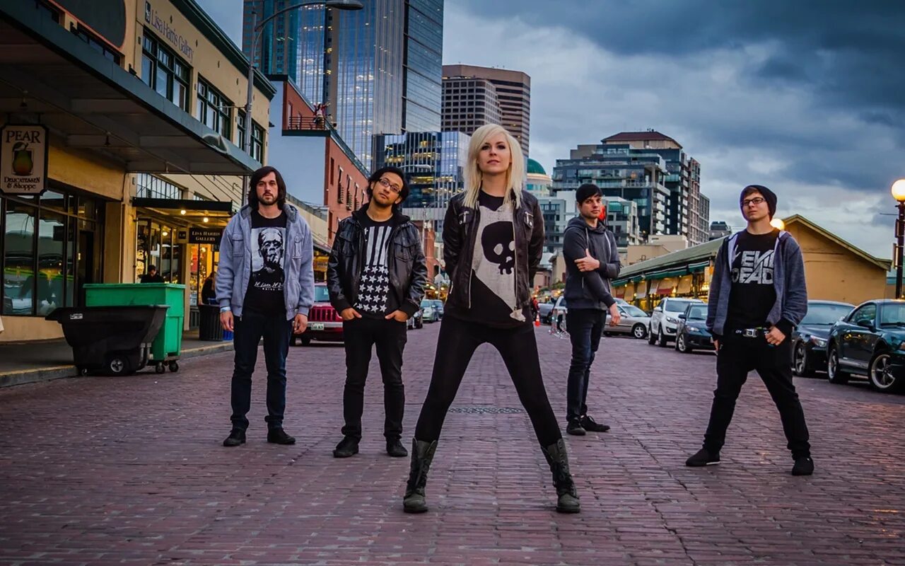 Nearly. The nearly deads вокалистка. nearly dead. the nearly deads фото. дом симпл мьюзик.