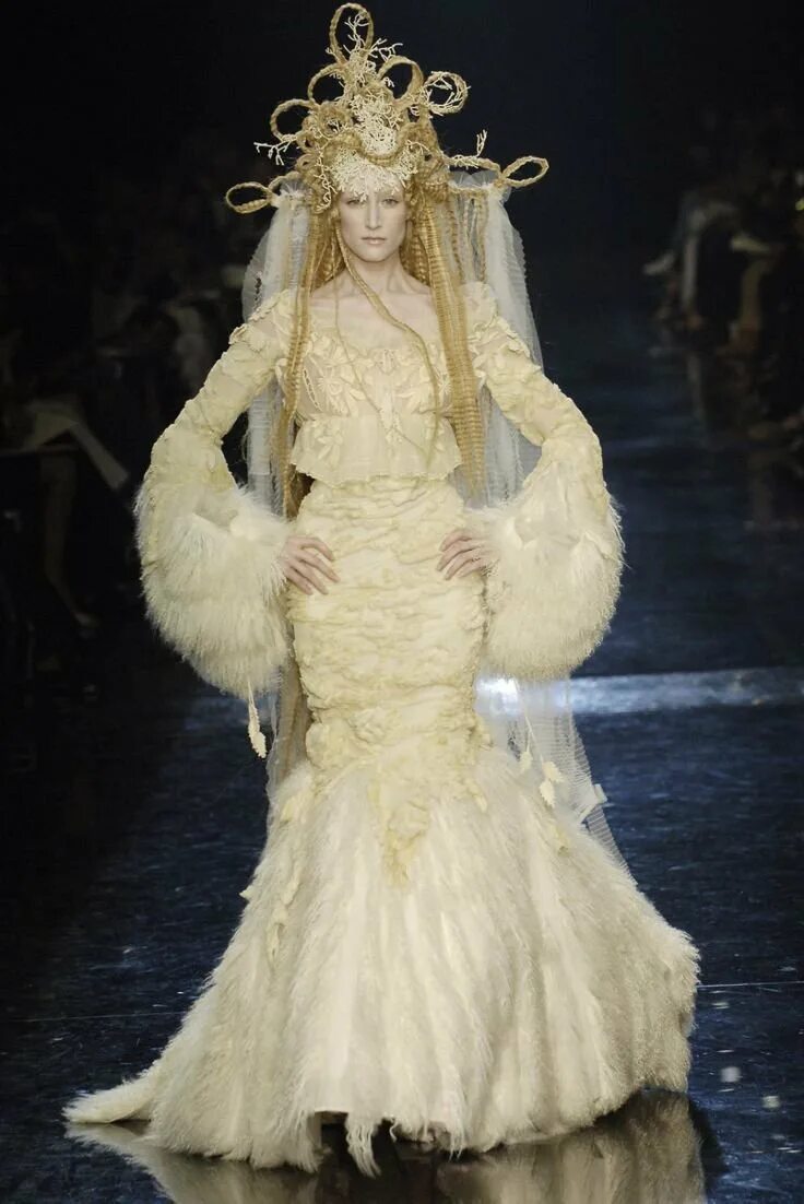 Экстравагантные платья. Jean Paul Gaultier Fall 2006. Jean Paul Gaultier 2005. Jean Paul Gaultier 2005 Spring.