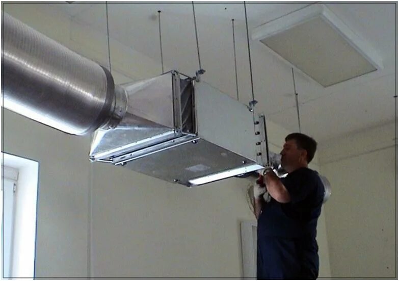 крепление вытяжки электролюкс. воздуховод монтаж короба 150х80х150. как правильно установить кухонную вытяжку в квартире. вентиляционная вытяжка зонт м1010х1010. решетка для вытяжки на кухне.