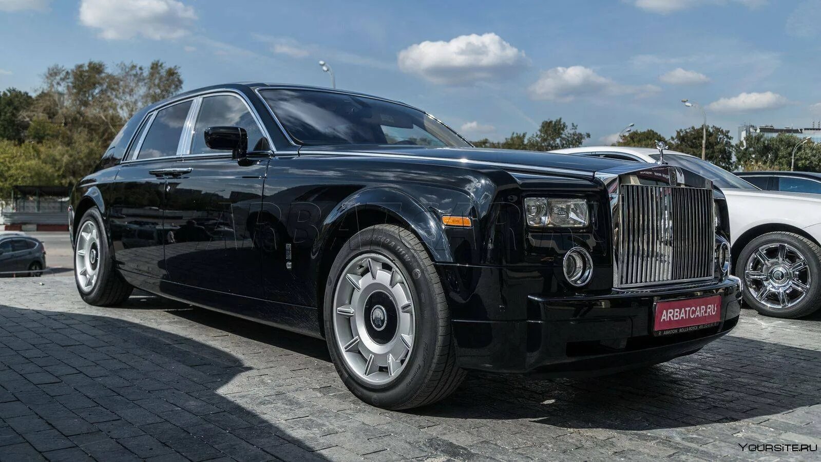 Диски роллс ройс. Роллс Ройс Фантом 2003 черный. Роллс Ройс Фантом 2004. Rolls-Royce Phantom (VII). Rolls Royce Phantom 2021.