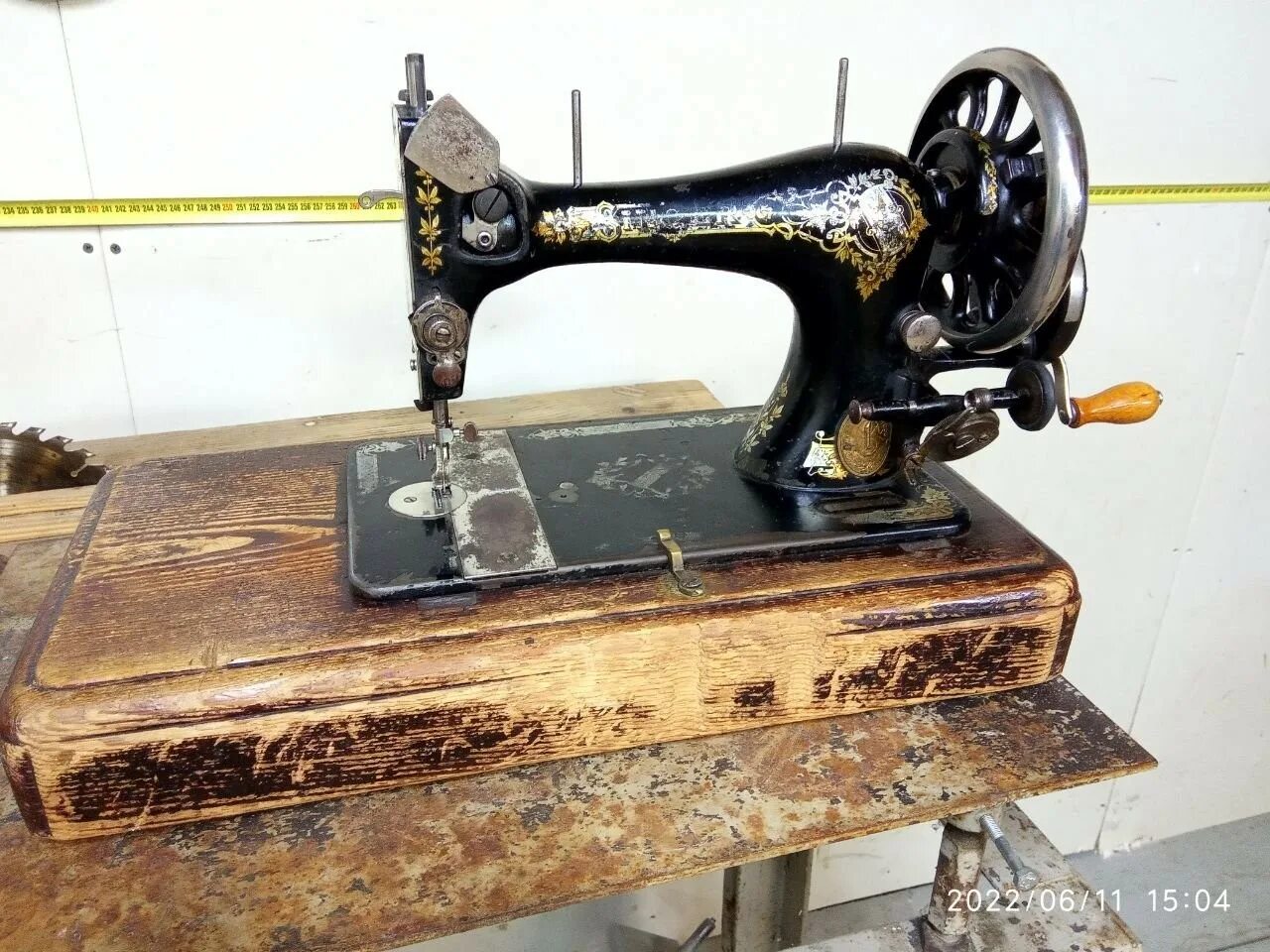 Швейная машинка Зингер 1906. Машинка Зингер Веритас. Швейная машинка старинная ручная. Зингер швейная машинка электрическая 2020годов. Купить швейную машинку зингер на авито