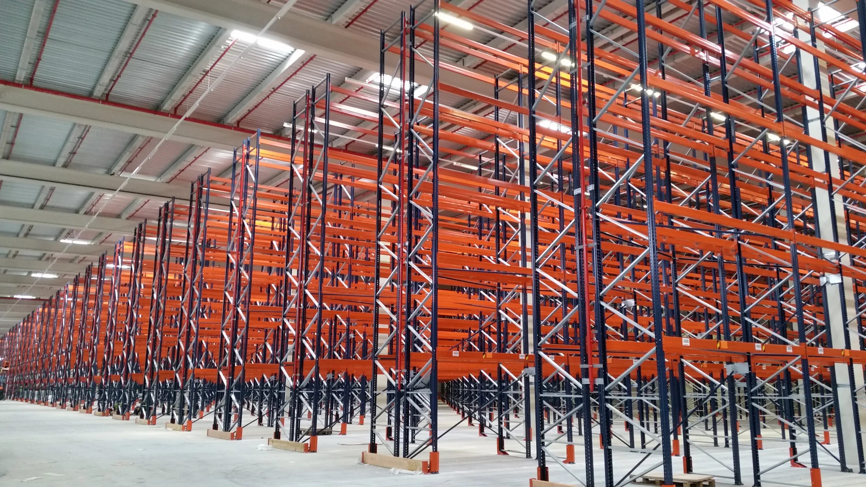 Леса лрсп 300. Леса строительные лрсп 30. Модульные леса лайер. Клиновые леса лск-100. Промышленные леса.